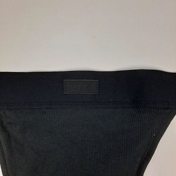 Skims ladies ribbed knit thong NWT - Picture 2 of 6